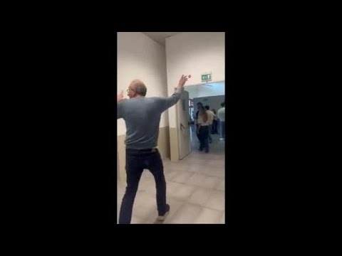 Università di Salerno, lo studente al professore: «Stai zitto, non rompere il c…»