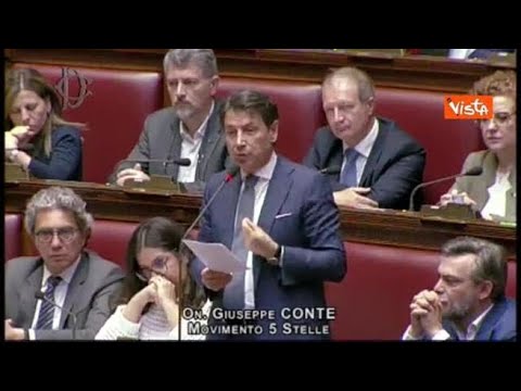 Conte in Aula mostra vecchio tweet di Meloni: “Su Gaza giravolta riprovevole e sanguinosa”