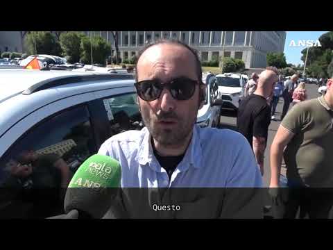 Sciopero Taxi, corteo Usb a Roma contro abusivismo e algoritmi