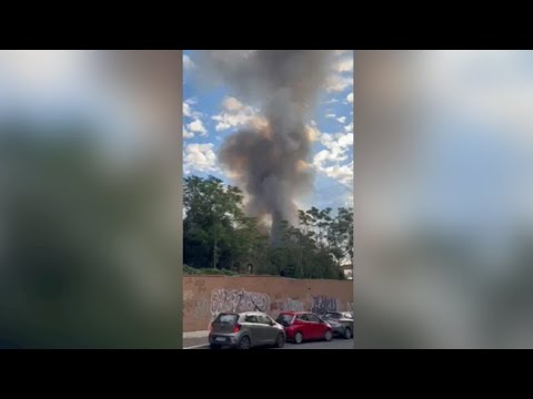 Incendio alla ex Mira Lanza: ecco la colonna di fumo