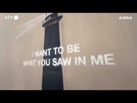 A Marsiglia il nuovo murale di Banksy: un faro
