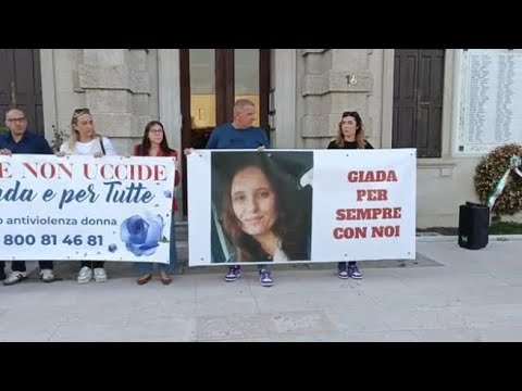 Vigonza, camminata per ricordare Giada Zanola, uccisa dall’ex: il video della manifestazione