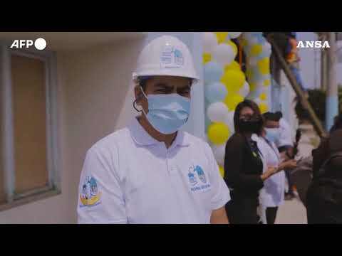 Papa Prevost inaugurava un impianto di ossigeno in Peru’ durante la pandemia