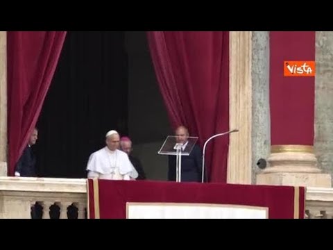 Papa Leone XIV: “Fratelli e sorelle, buona domenica”. Boato di applausi e grida a Piazza San…