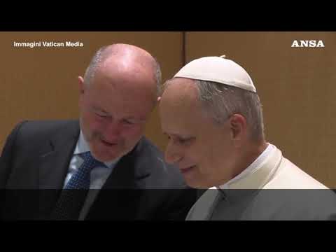 Sinner al Papa: “Giochiamo?” e Leone: “Qui meglio di no”