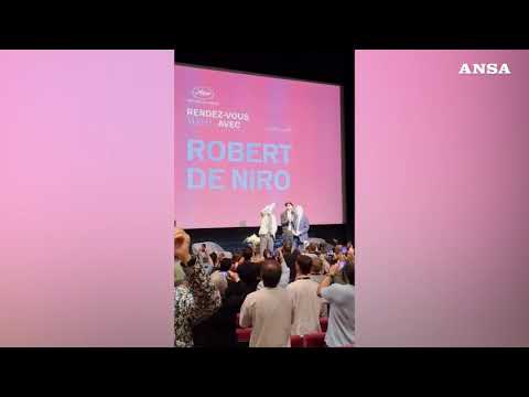 Standing ovation infinita per Robert De Niro a Cannes