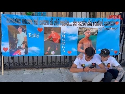 Monreale, striscione per le tre vittime: «Nessuno muore nel cuore di chi resta»