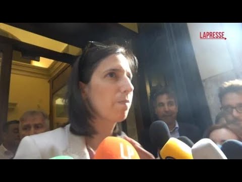 Povertà, Schlein a Meloni: «Parla di prevenzione ma non mette un euro»