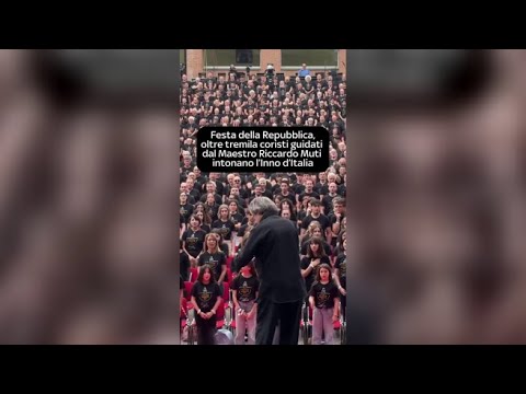 Il maestro Muti dirige tremila coristi nell’Inno d’Italia