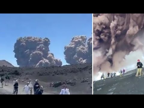 Il fuggi fuggi dei turisti dall’eruzione dell’Etna