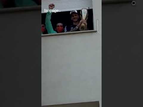 “Te l’avevo promesso”: i giocatori della Virtus portano la coppa dello scudetto in ospedale ad Achil
