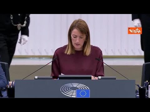 Metsola (Parlamento Ue) augura happy birthday a Kaja Kallas alla sessione plenaria del…