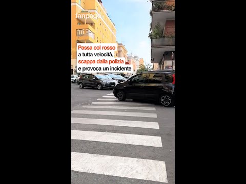 Passa col rosso in via Appia Nuova, scappa dalla polizia e provoca un incidente