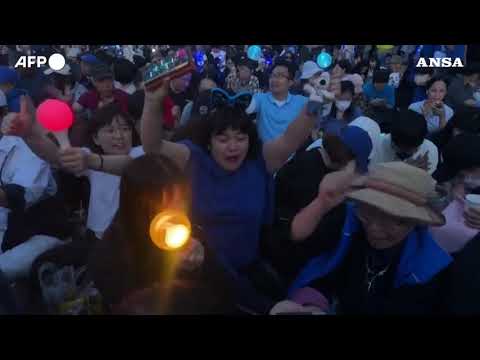 Corea del Sud, exit poll favorevoli a Lee: l’entusiasmo dei sostenitori