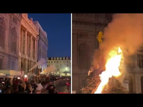 Torino, il Farò di San Giovanni cade a metà: «Andrà un po’ bene e un po’ male»