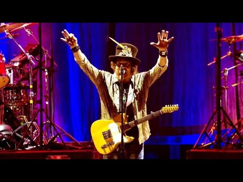 Zucchero, il live di 3 ore al Circo Massimo e il duetto con Russell Crowe