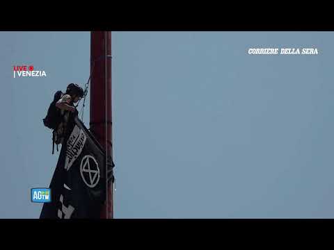 Protesta a Venezia contro Bezos