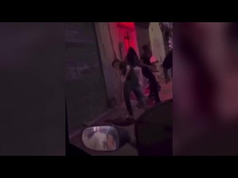 Piazzale delle Provincie, le immagini della violenta aggressione contro le tre trans