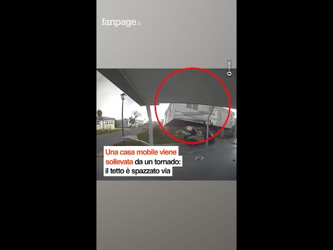 Una casa mobile viene sollevata da un tornado in Florida: il tetto è stato spazzato via
