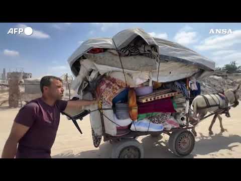 Gaza, i palestinesi lasciano Khan Yunis in vista di nuovi raid israeliani