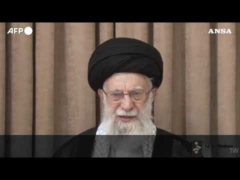Khamenei: “Sugli attacchi ai siti nucleari Trump esagera, nulla di significativo”