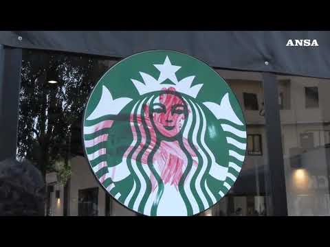 Milano Pride 2025, vernice rossa su Starbucks: “Free Palestine”