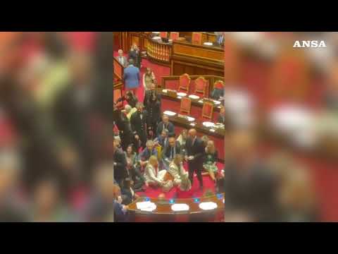 Dl sicurezza, in Aula la protesta delle opposizioni
