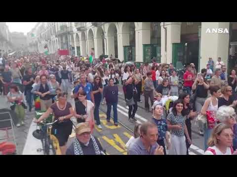 “La scuola per Gaza”, corteo a Torino per la Palestina