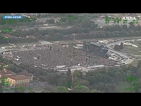 A Firenze il popolo di Vasco visto dall’alto, il concerto dall’elicottero della polizia
