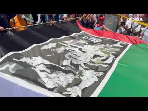 Roma, una grande Guernica per dire no al massacro a Gaza