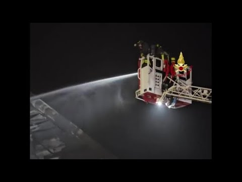 Fiamme nelle stanze dei giovani del Viola Park: l’intervento dei vigili del fuoco