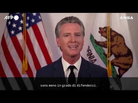 Il Governatore della California: “La democrazia e’ sotto attacco”