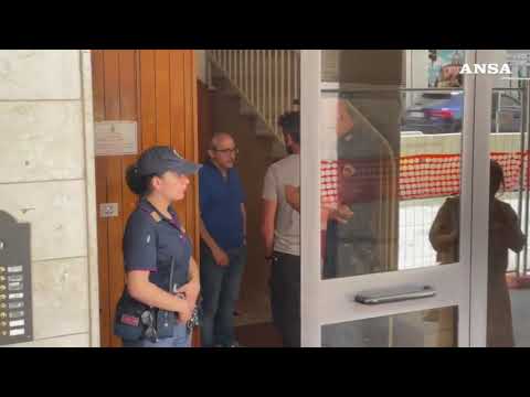 Due uomini uccisi in casa a Bologna, la Polizia sul posto