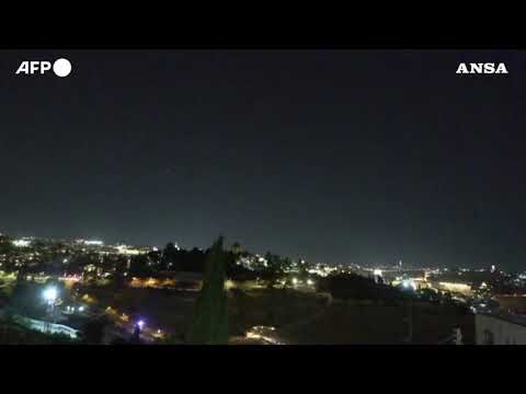 Israele, la difesa aerea intercetta i missili lanciati dall’Iran su Gerusalemme