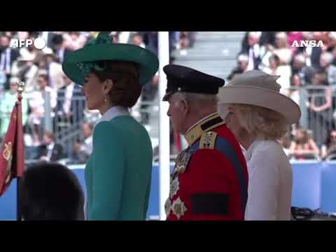 Londra, i reali alla parata “Trooping the Colour”: c’e’ anche Kate