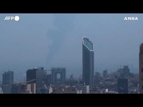 Iran, Teheran sotto i raid israeliani: macerie e colonne di fumo