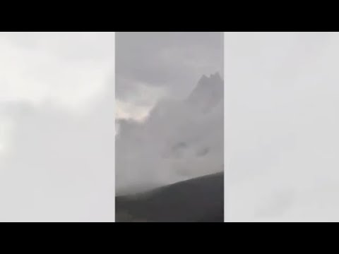Il video della grande nuvola di polvere dopo la frana sulle Dolomiti bellunesi