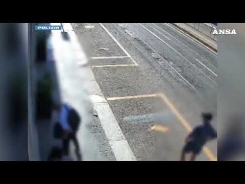 Ruba un Richard Mille da 300mila euro a Milano, il video dello scippo