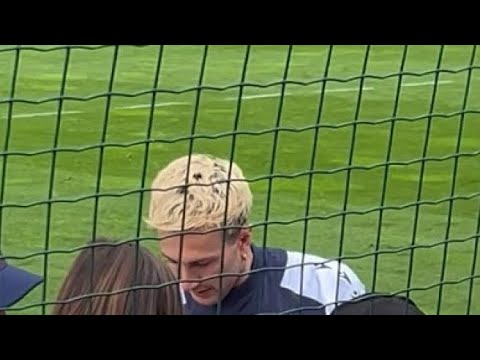 Bologna, il video dell’arrivo a Valles di Federico Bernardeschi tra l’entusiasmo dei tifosi