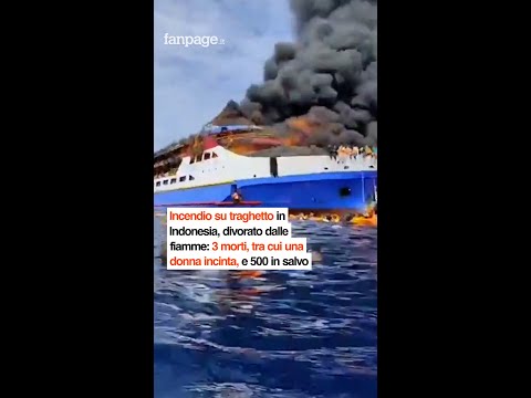 Un’imbarcazione affollata, il mare intorno e all’improvviso le fiamme. È bastato un attimo per trasf
