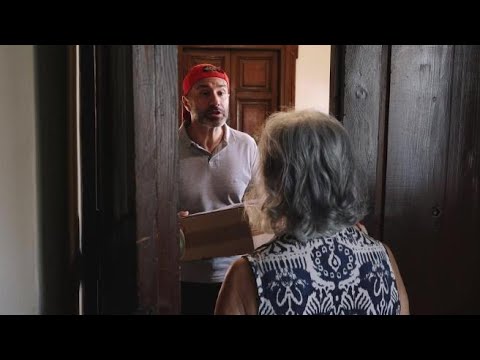 Truffe agli anziani: il nuovo spot della polizia con Myrta Merlino