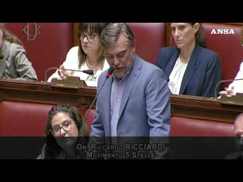 Pd-M5s-Avs in Aula, oscena premiazione Salvini da Israele