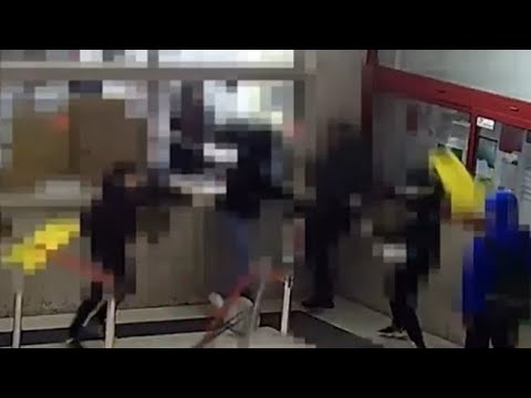 Ravenna, aggressioni con lo spray al peperoncino e con il machete: arrestati nove minori