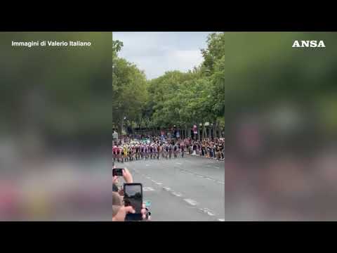 Pogacar vince il Tour, l’ultima tappa a Van Aert