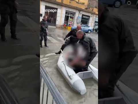 Nubifragio San Benedetto del Tronto, auto bloccate in sottopassi: intervengono Operatori Subacquei d