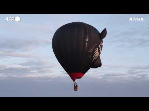 Il cielo della Lorena si colora, in volo le mongolfiere da tutto il mondo