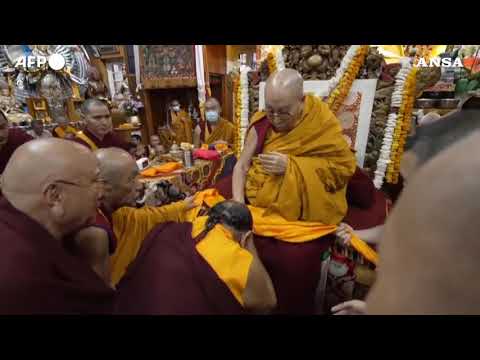 Il Dalai Lama domani al traguardo dei 90 anni