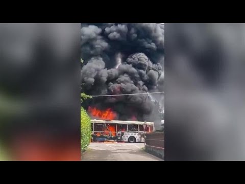 Capriate, bus di linea in fiamme: nessun ferito