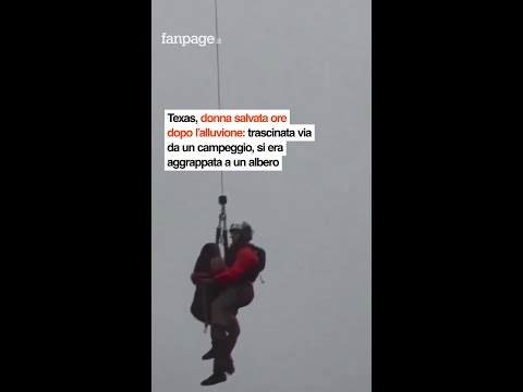 Texas, i soccorsi salvano una donna arrampicata sopra un albero