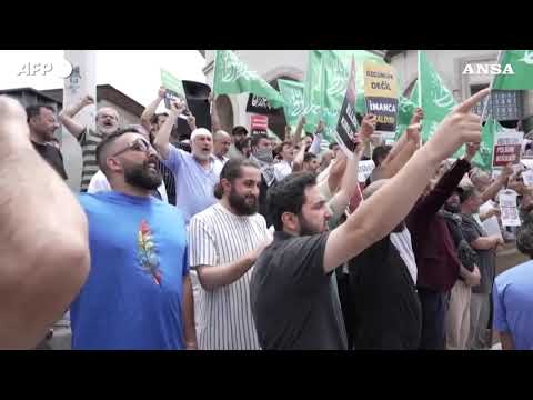 Istanbul, assalto alla sede del giornale che ha pubblicato la vignetta su Maometto
